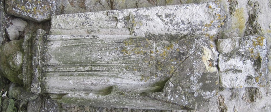 longueau-a-binson-statue-du-comte-thibault-dans-la-chapelle-de-longueau-fondateur