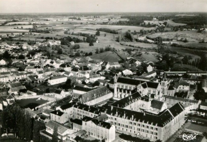La Puye, vue aerienne