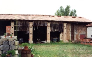 aile sud-ouest, habit